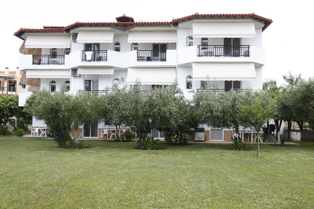 Badis Haus Apartment โตโรนี ภายนอก รูปภาพ