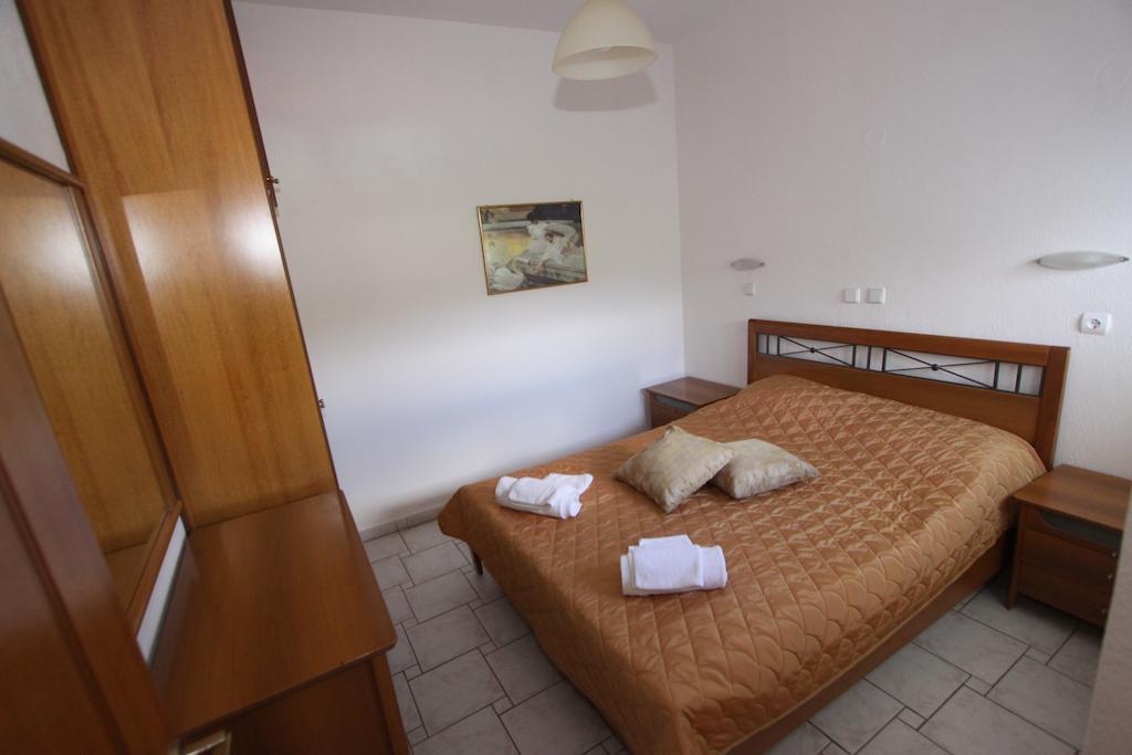 Badis Haus Apartment โตโรนี ภายนอก รูปภาพ