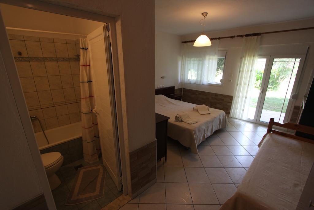 Badis Haus Apartment โตโรนี ภายนอก รูปภาพ